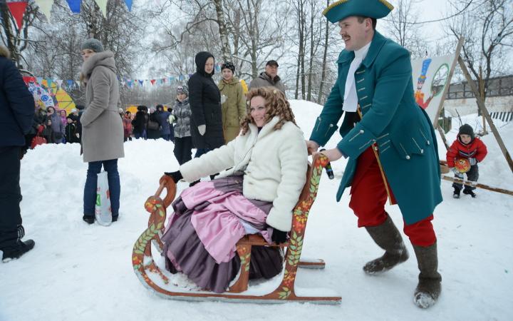 Петр Алексеевич и Амалия Карловна на масленнице "По музейному"