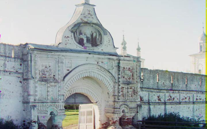Ворота Горицкого монастыря 1913 год. Фото Прокудина-Горского