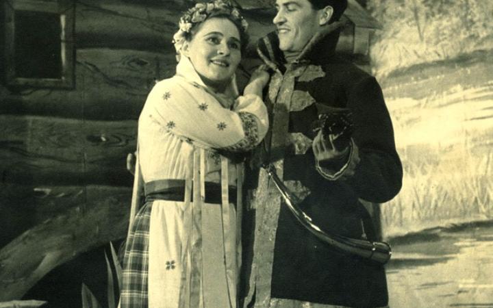 Сцена из оперы «Русалка». 1949 г. Князь – В.В. Чаусов, Наташа – М.М. Качанова.