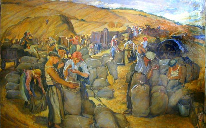 Молотьба в колхозе. 1928